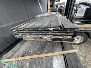 Ca. 130x Douglas Zweeds Rabat zwart gecoat , 7/22x140mm, lengte 400cm